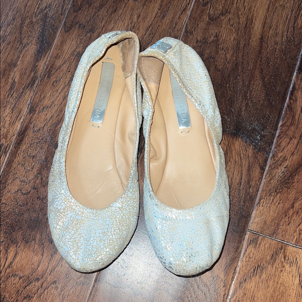 BCBGMaxAzria Cream Textured Flats
